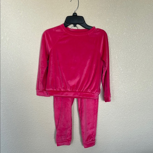 Pink Velour Kids' Outfit- top is a 6 and bottoms are a 4/5. - Picture 1 of 6